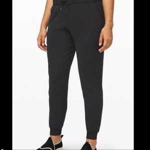 On The Fly Woven Joggers (2021) BRAND NEW